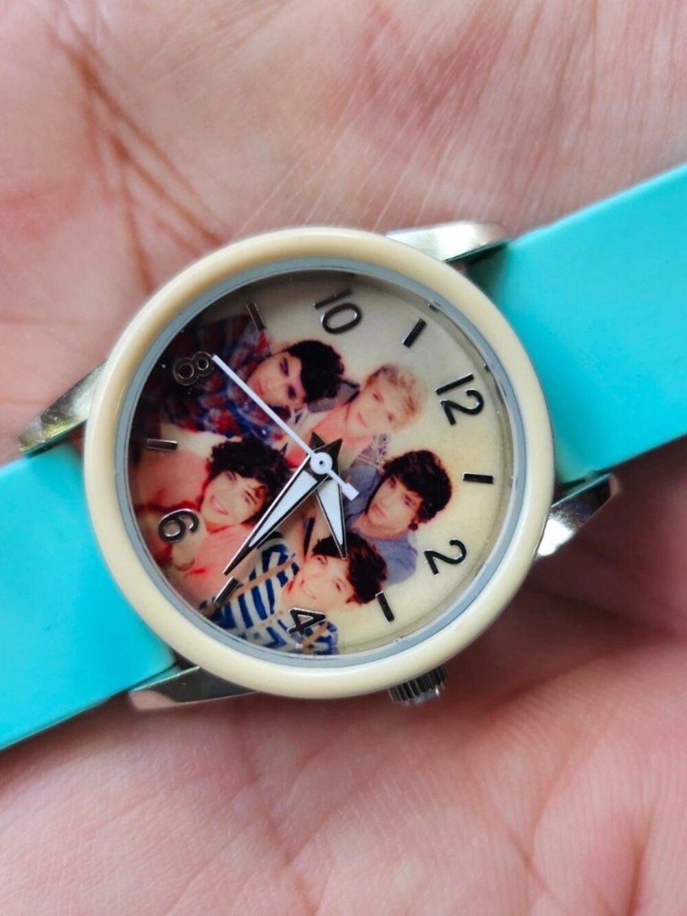 Vintage One Direction Wristwatch Blue Tone Rubber Strap Quartz Analog Watch - Picture 3 of 11